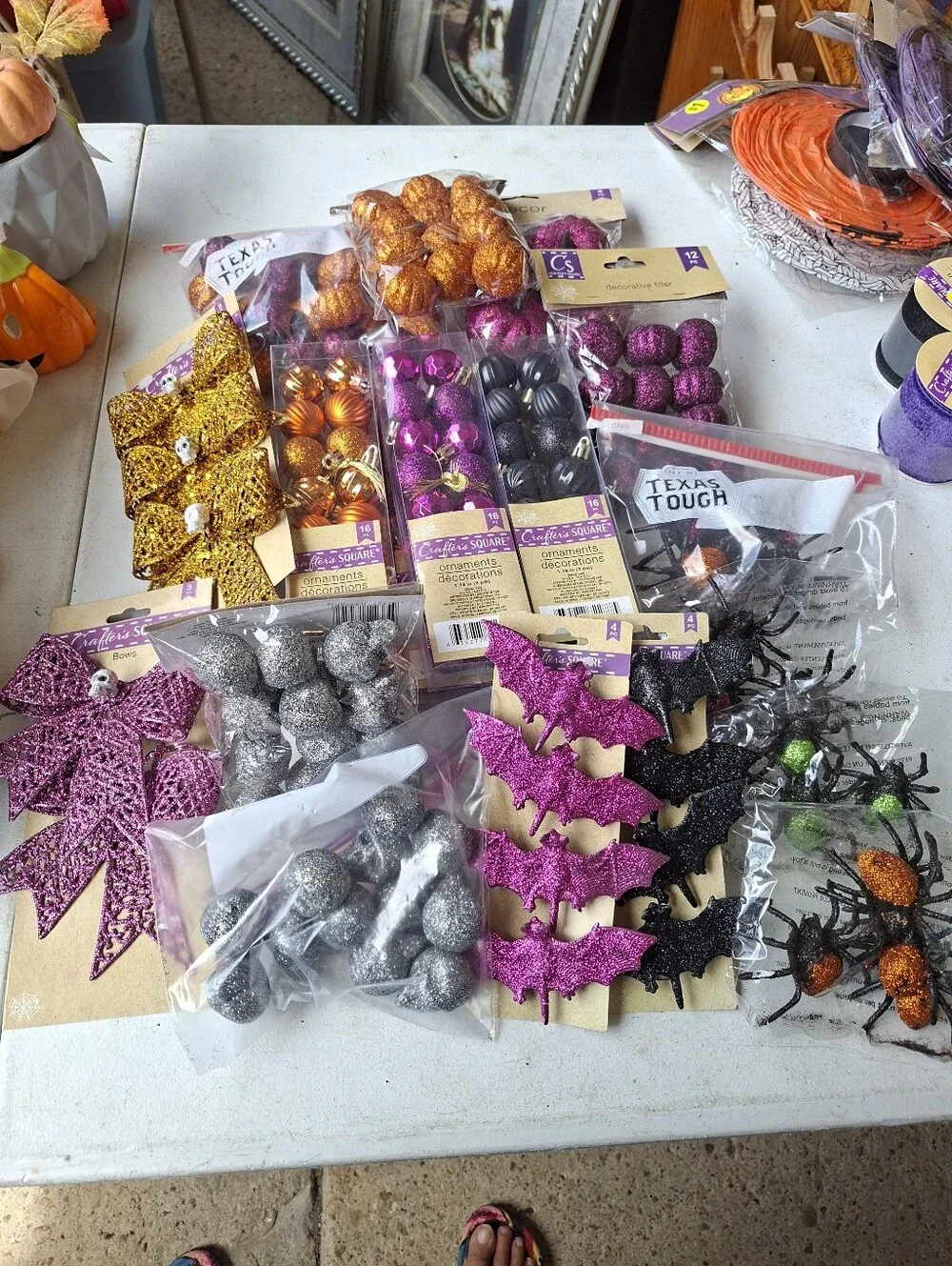 Source Unknown Pink, Orange & Black Halloween Ornament and Filler Set
